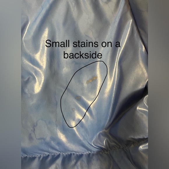 Authentic Moncler Blue Puffer Jacket with Quilted Design - Picture 13 of 14